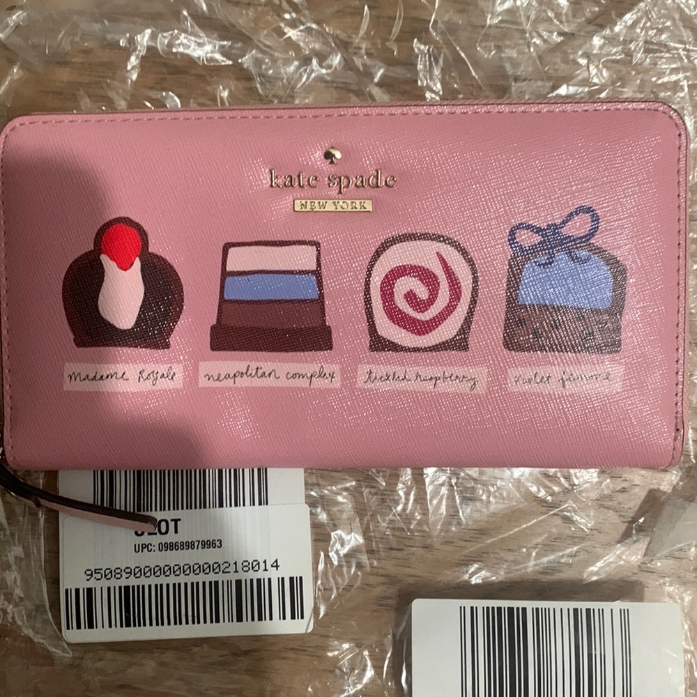 ⭐️NWT Kate Spade Pink Cedar Street Chocolates Wallet⭐️